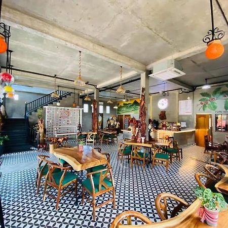 Ravorn Villa Boutique Battambang Bagian luar foto