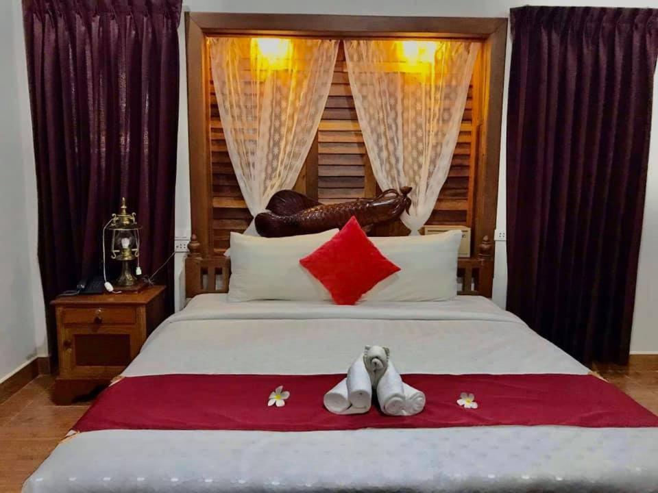 Ravorn Villa Boutique Battambang Bagian luar foto
