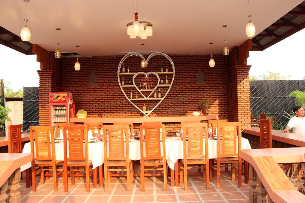 Ravorn Villa Boutique Battambang Bagian luar foto