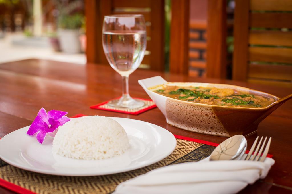Ravorn Villa Boutique Battambang Bagian luar foto