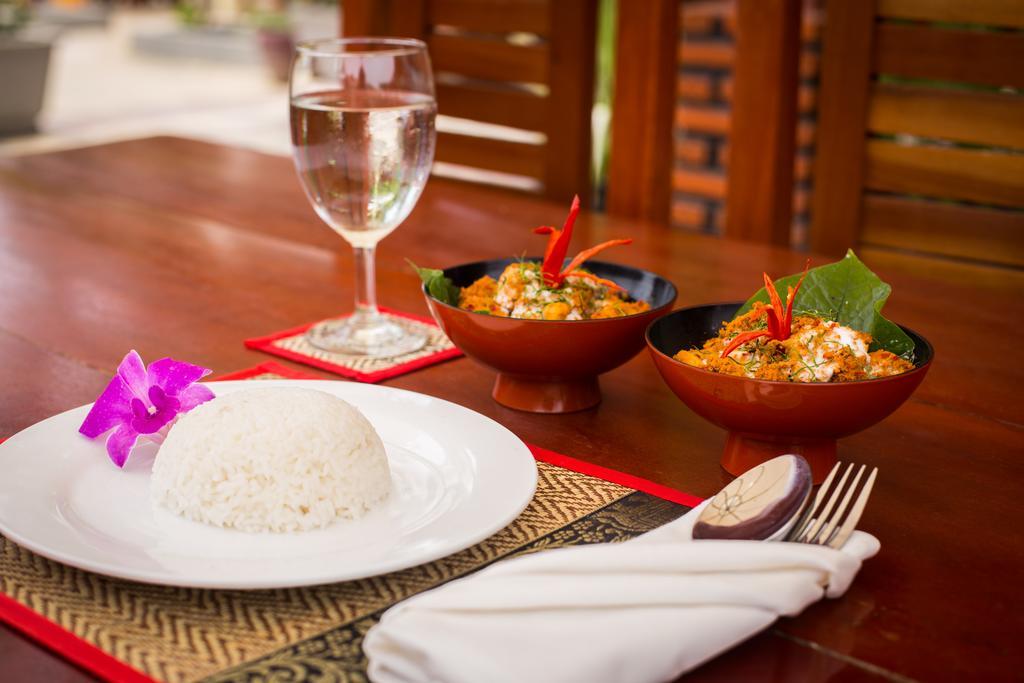 Ravorn Villa Boutique Battambang Bagian luar foto