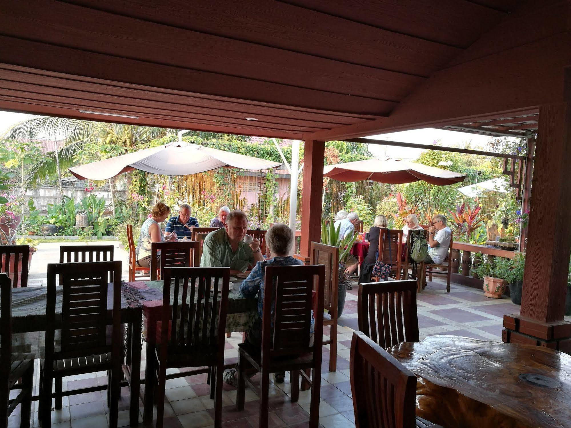 Ravorn Villa Boutique Battambang Bagian luar foto