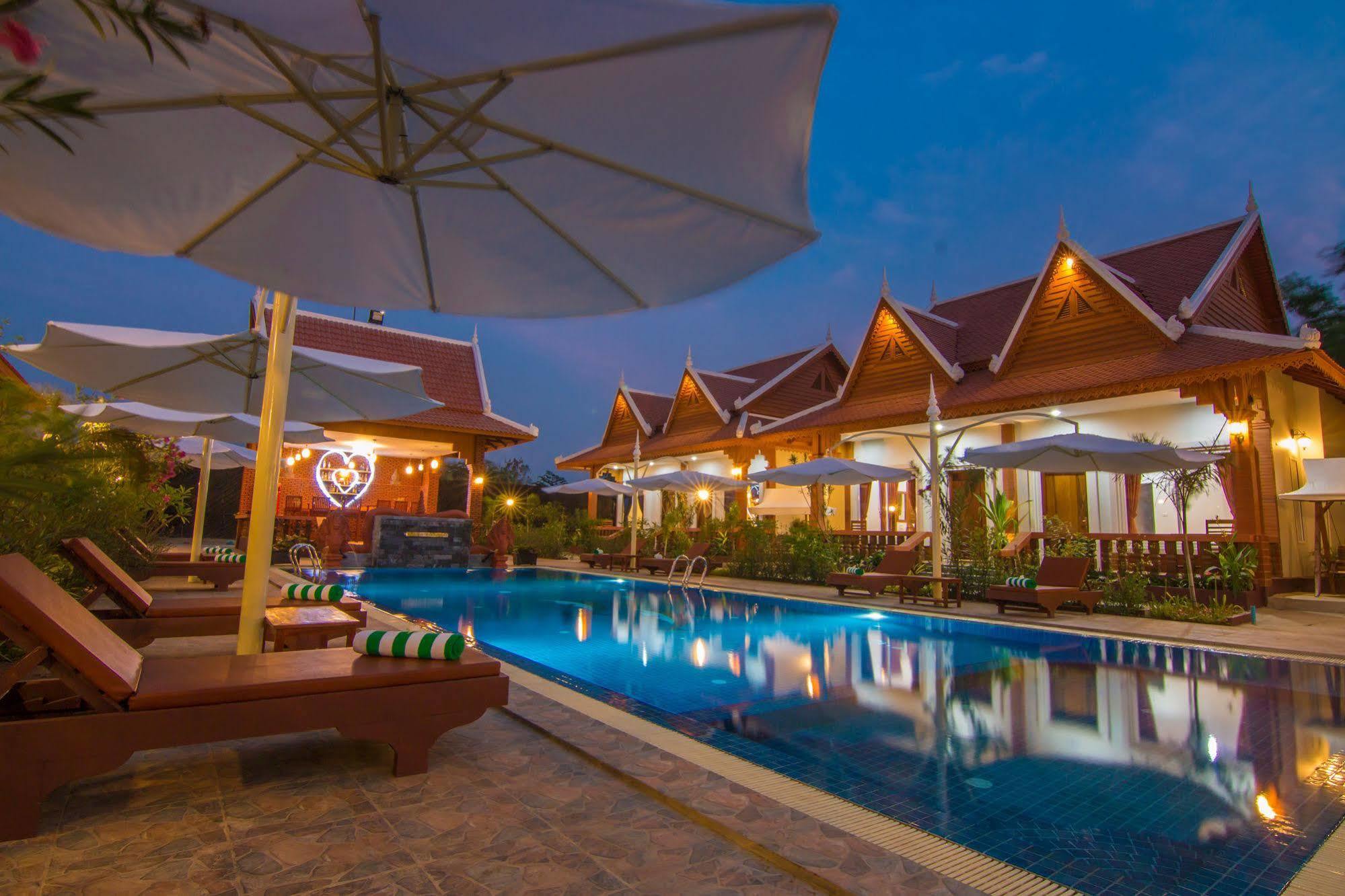 Ravorn Villa Boutique Battambang Bagian luar foto