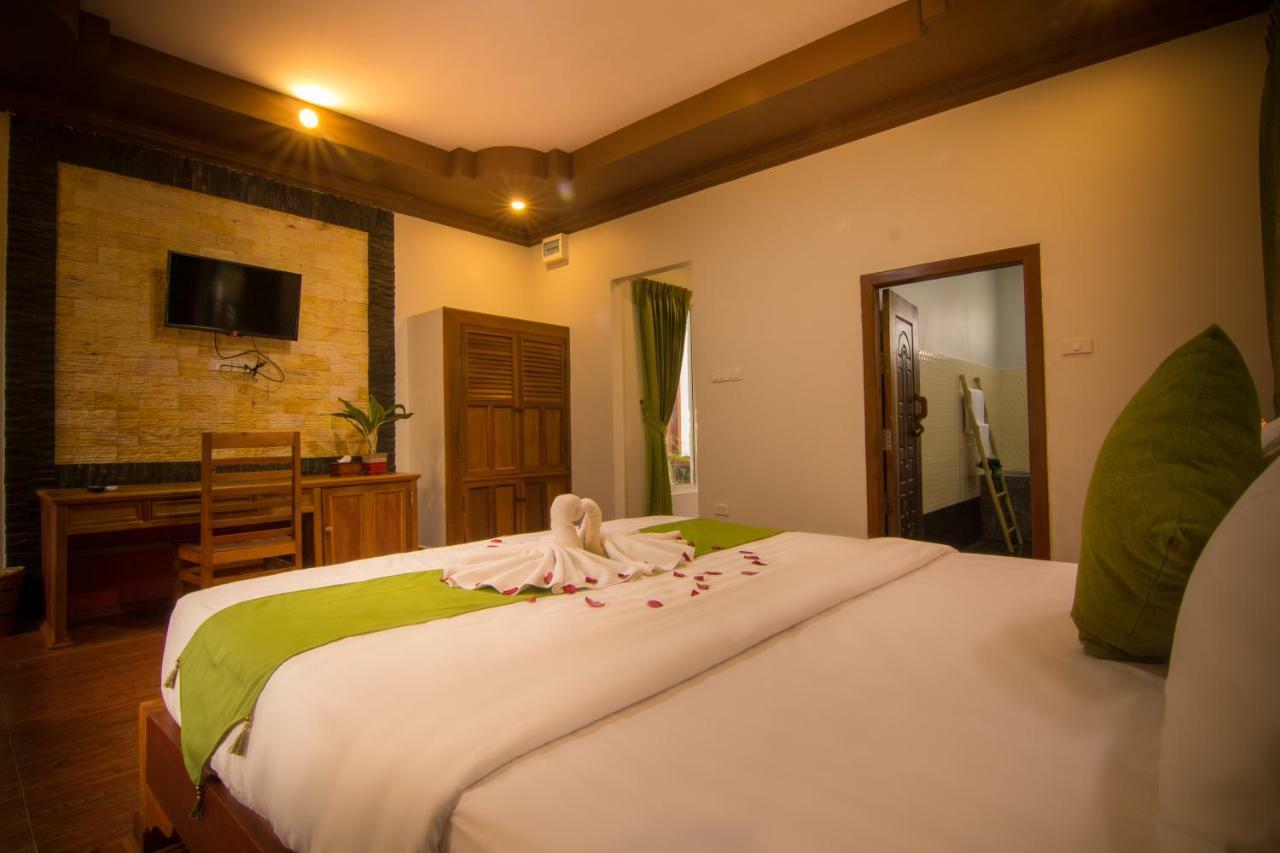 Ravorn Villa Boutique Battambang Bagian luar foto